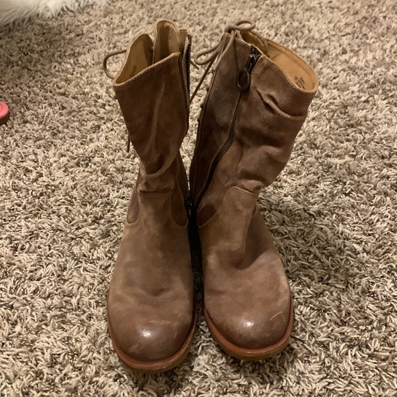 sofft kristie lace up boot